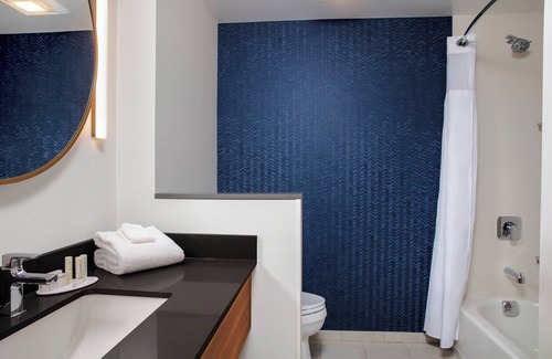 Quentin Hotel | Fairfield Inn & Suites by Marriott Lebanon near Expo Center