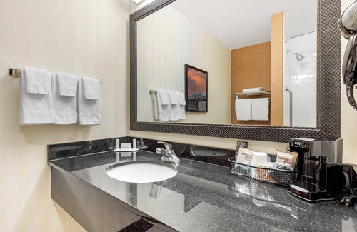 Rockford Hotel | Fairfield Inn & Suites by Marriott Rockford