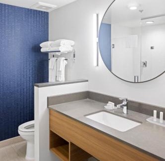 Pacific Beach Hotel | Fairfield Inn & Suites by Marriott San Diego Pacific Beach