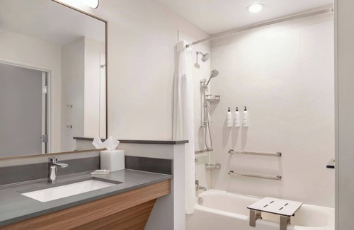 Taylor Hotel | Fairfield Inn & Suites by Marriott Detroit Taylor