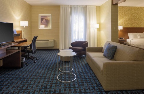 Cannifton Hotel | Fairfield Inn & Suites by Marriott Belleville