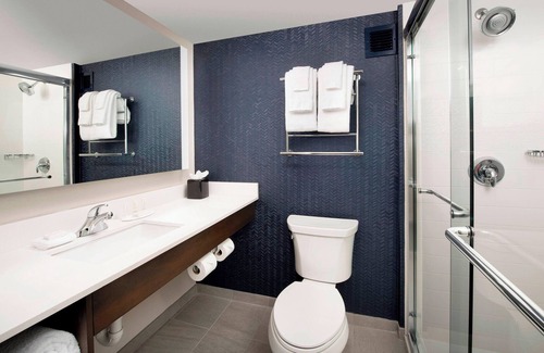 Alexandria West Hotel | Fairfield Inn & Suites by Marriott Alexandria West/Mark Center