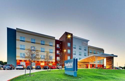 Dallas Hotel | Fairfield Inn & Suites by Marriott Dallas Love Field
