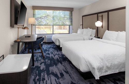Sherwood Manor Hotel | Fairfield Inn & Suites by Marriott Springfield Enfield