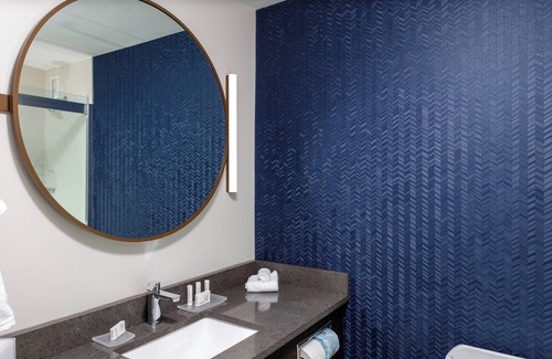 Sherwood Manor Hotel | Fairfield Inn & Suites by Marriott Springfield Enfield