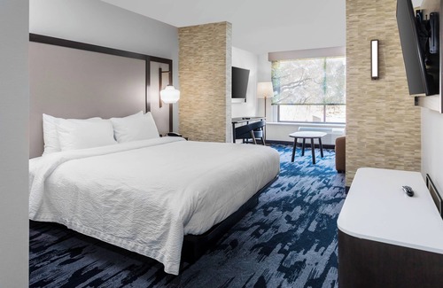 Sherwood Manor Hotel | Fairfield Inn & Suites by Marriott Springfield Enfield