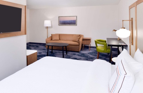 Bakersfield Hotel | Fairfield Inn & Suites by Marriott Bakersfield Central
