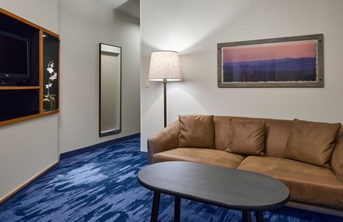 Burlington Hotel | Fairfield Inn & Suites by Marriott Burlington