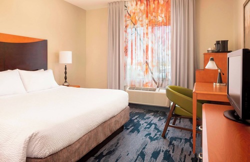 Kingsburg Hotel | Fairfield Inn & Suites by Marriott Selma Kingsburg
