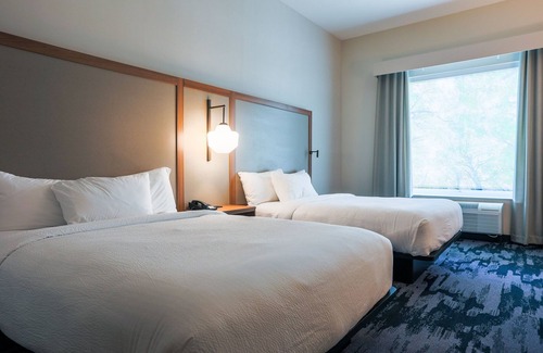 Upper Peninsula Michigan Hotel | Fairfield Inn & Suites by Marriott Marquette
