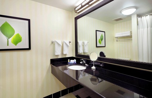 McKnight Hotel | Fairfield Inn & Suites by Marriott Pittsburgh Neville Island