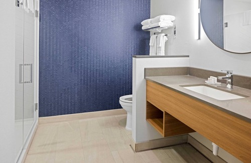 Pacific Beach Hotel | Fairfield Inn & Suites by Marriott San Diego Pacific Beach