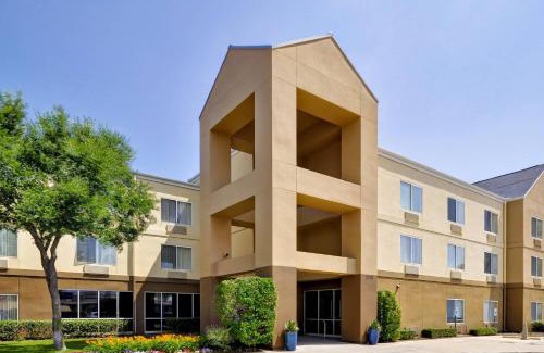 Dallas Design District Hotel | Fairfield Inn & Suites Dallas Medical/Market Center