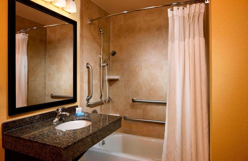 Houston Hotel | Fairfield Inn & Suites Houston Intercontinental Airport