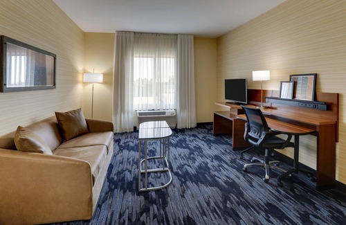 Hutchinson Hotel | Fairfield Inn & Suites Hutchinson