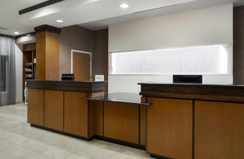 Jeffersontown Hotel | Fairfield Inn & Suites Louisville East
