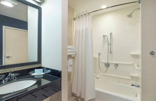 Northampton Hotel | Fairfield Inn & Suites Springfield Northampton/Amherst