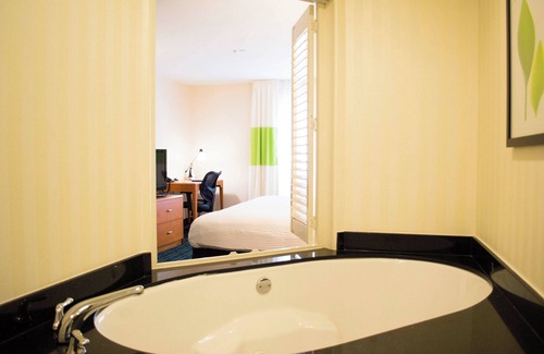 Hollywood Park Hotel | Fairfield Inn & Suites San Antonio North - Stone Oak