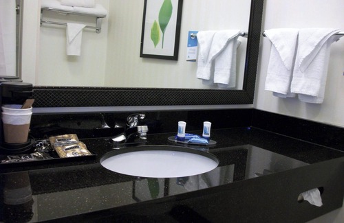 Seymour Hotel | Fairfield Inn & Suites Seymour
