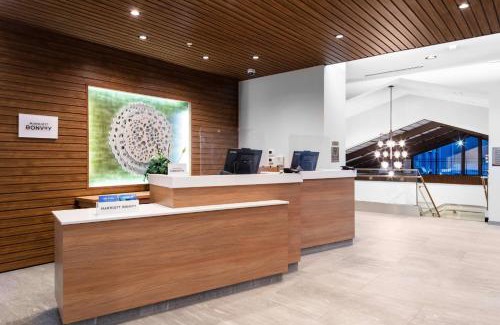 Sherwood Manor Hotel | Fairfield Inn & Suites Springfield Enfield