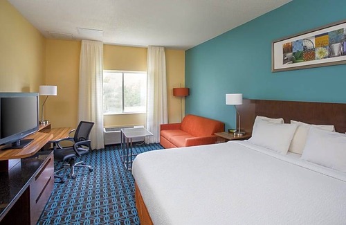 Quincy Hotel | Fairfield Inn & Suites Quincy