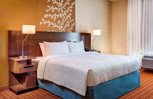 Utica Hotel | Fairfield Inn & Suites Utica