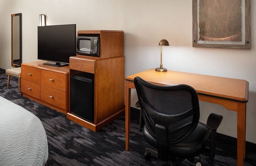 Tulare Hotel | Fairfield Inn & Suites Visalia Tulare