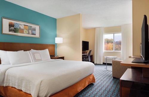 Poland Hotel | Fairfield Inn & Suites Youngstown Boardman/Poland