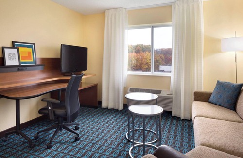 Poland Hotel | Fairfield Inn & Suites Youngstown Boardman/Poland