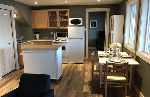 Central Okanagan House | Fairhaven Suite-POOL & SPECTACULAR LAKEVIEWS