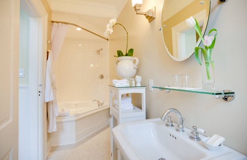 Rockland Bed & Breakfast | Fairholme Manor