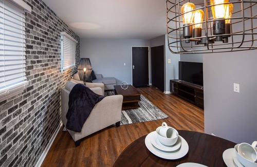 Lansing Apartment | FairLane #2| Uncaged