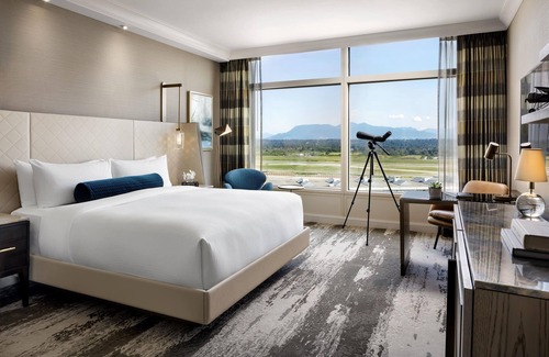 Richmond Hotel | Fairmont Vancouver Airport - Gold Experience
