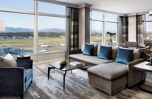 Richmond Hotel | Fairmont Vancouver Airport In-Terminal Hotel