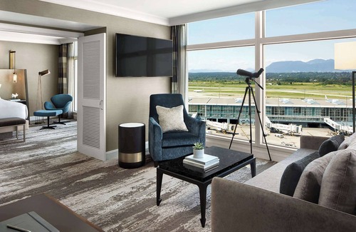 Richmond Hotel | Fairmont Vancouver Airport In-Terminal Hotel
