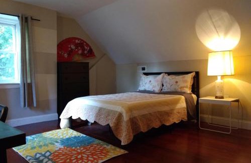 Wynnefield House | Fairmount House at The Mann Free Street Parking Quiet Spacious