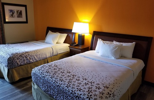 Delaware Water Gap Hotel | Fairmount Inn & Suites -Stroudsburg