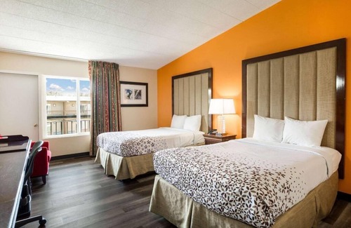 Delaware Water Gap Hotel | Fairmount Inn & Suites -Stroudsburg