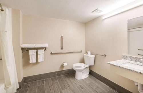 Delaware Water Gap Hotel | Fairmount Inn & Suites -Stroudsburg