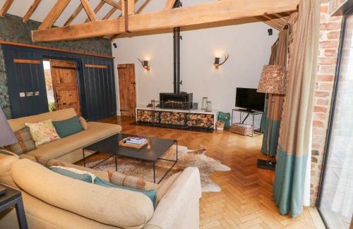 Moreton House | Fairoaks Barns