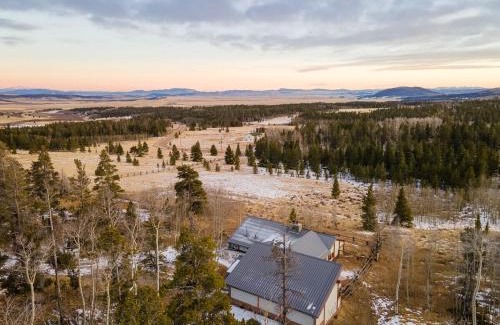 Fairplay House | Fairplay Coyote Cabin