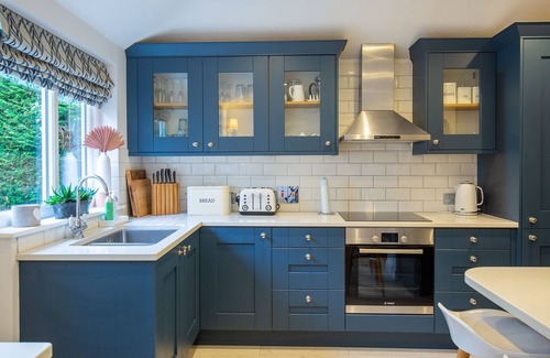 Longborough Cottage | Fairview Cottage, Longborough - sleeps 8 guests in 4 bedrooms