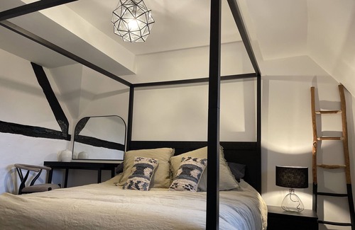 Barnt Green Other | Fairview Cottage - Luxury English Country Cottage with Hot Tub & Pizza Oven