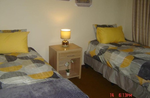 Kempton Park House | Fairview Holiday Home-OR Tambo Airport