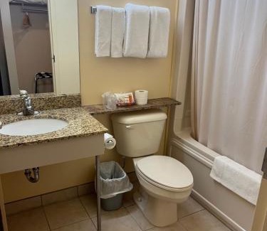 Windham Centre Hotel | Fairview Inn