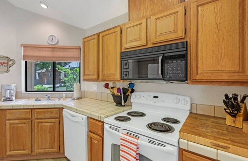 Plumas Eureka Estates House | Fairway, Fishing, Friends - 121 Cottonwood Drive