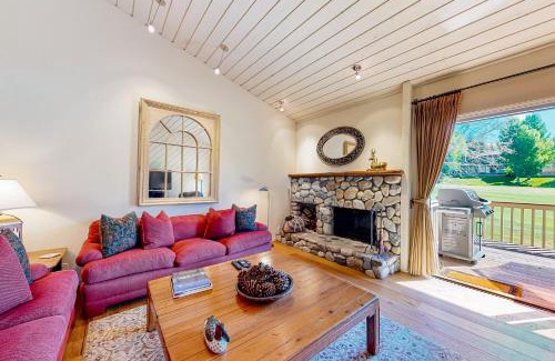 Elkhorn Village Apartment | Fairway Haven