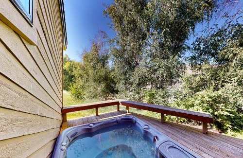 Elkhorn Village Apartment | Fairway Haven