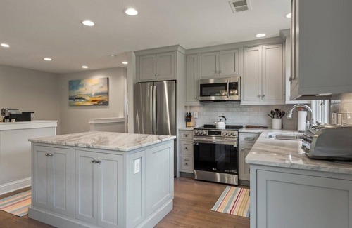 West Beach Village Villa | Fairway Oaks, Lagoon Views, Short 5-7 min. Stroll to Beach, Long stay discount
