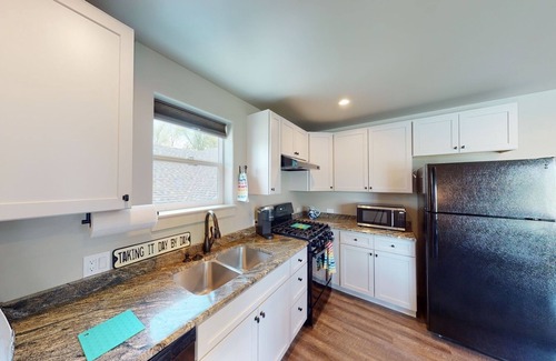 Gunnison House | Fairway Retreat Apartment - On the Golf Course